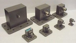 ATM Microwave波導(dǎo)同軸直角適配器（SMA、K 型和 2.4 毫米）